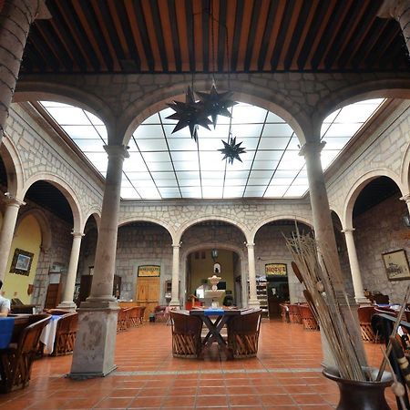 Howard Johnson By Wyndham Morelia Calle Real Exterior foto