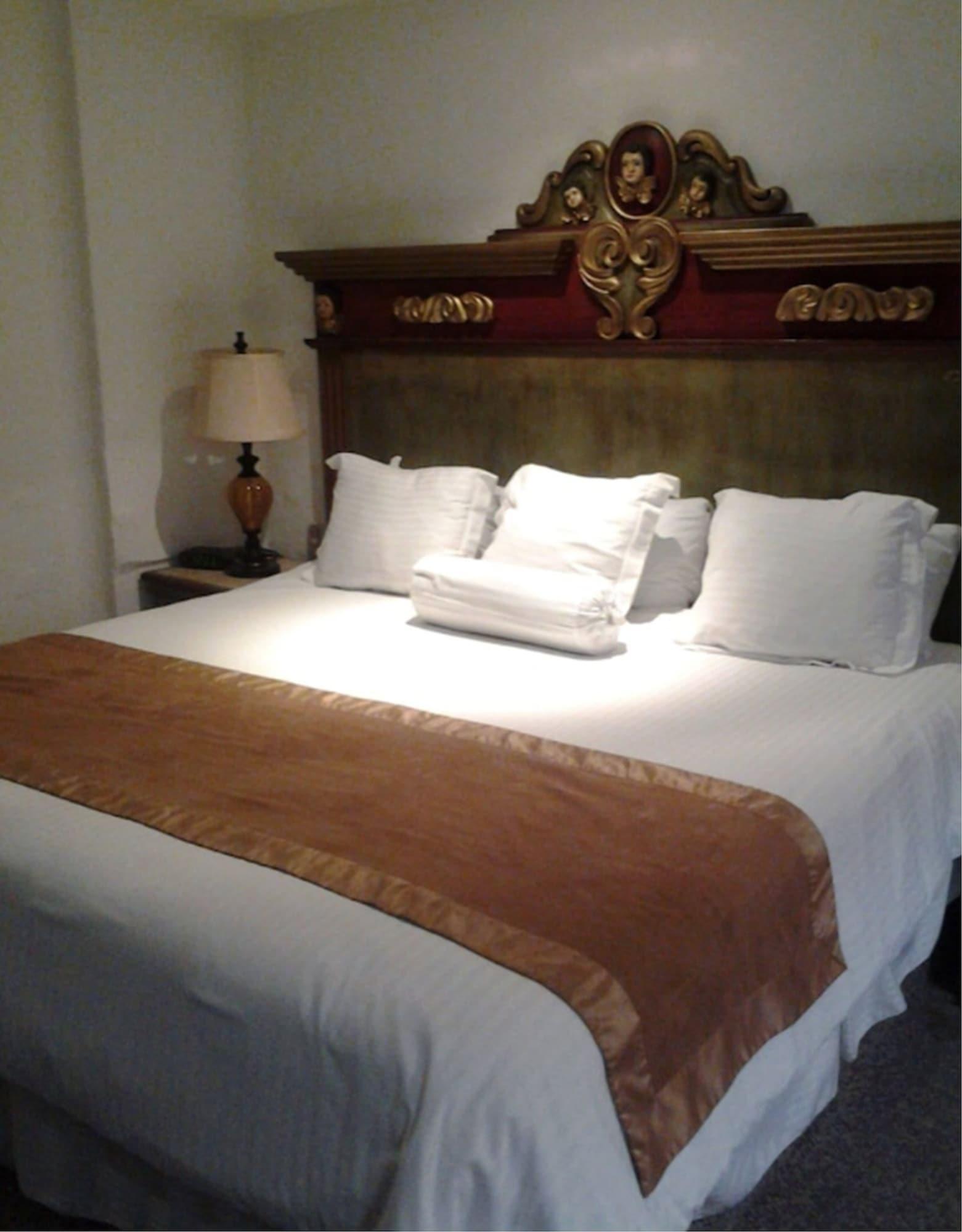 Howard Johnson By Wyndham Morelia Calle Real Exterior foto