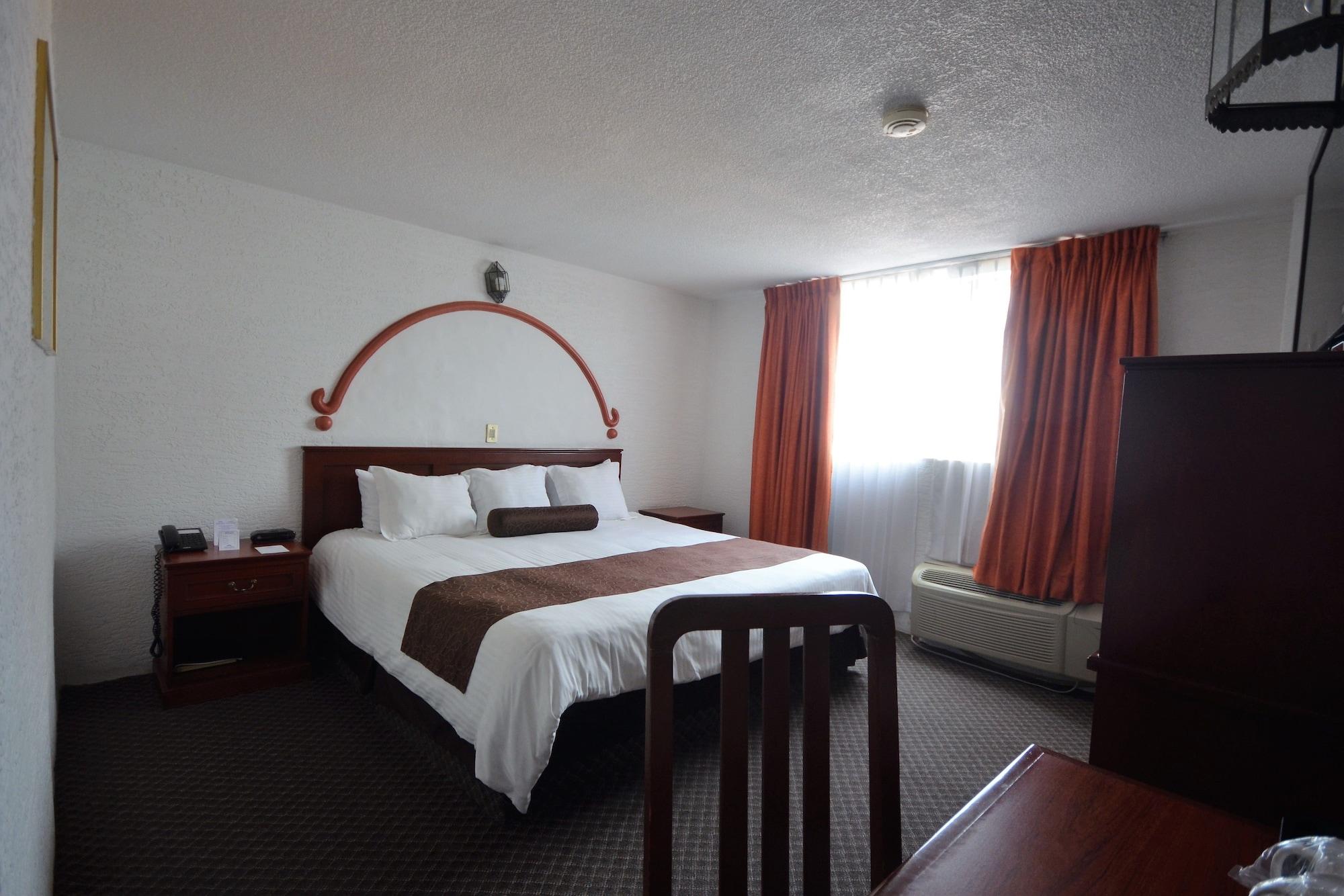 Howard Johnson By Wyndham Morelia Calle Real Exterior foto