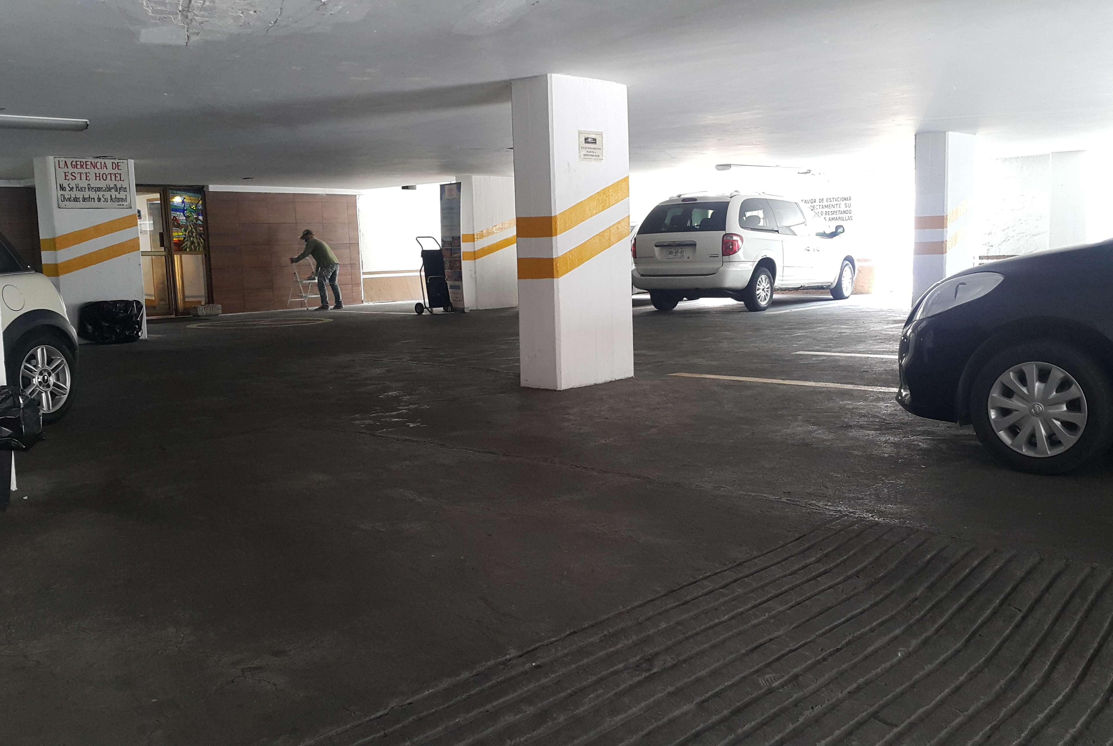 Howard Johnson By Wyndham Morelia Calle Real Exterior foto