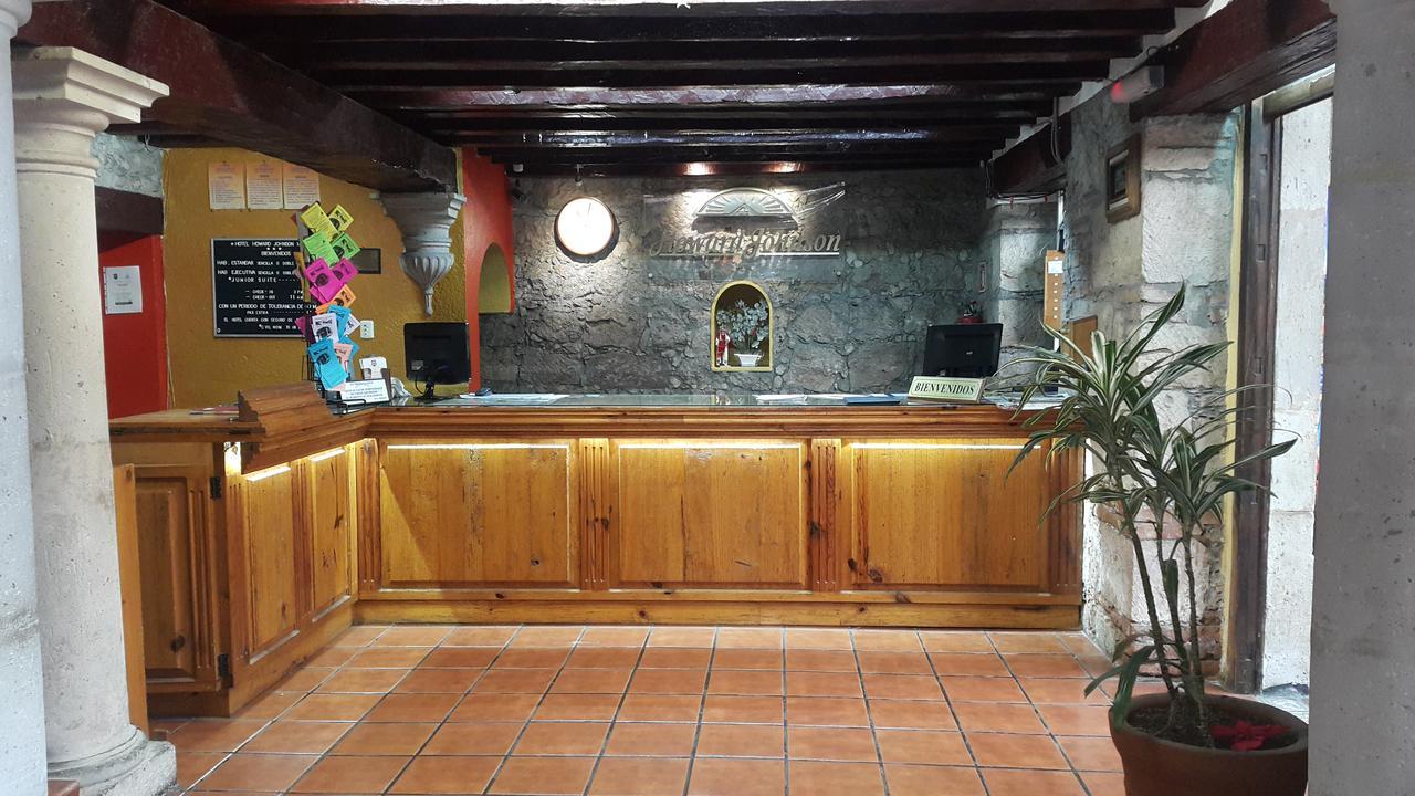Howard Johnson By Wyndham Morelia Calle Real Exterior foto